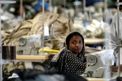 Salaires, sécurité : le Bangladesh hante toujours l’industrie textile