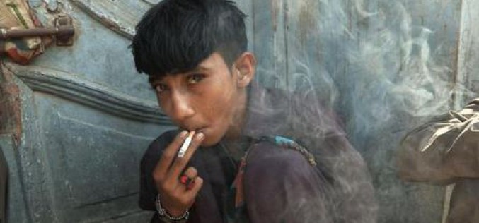 Les ravages de l’héroïne sur les enfants de Karachi