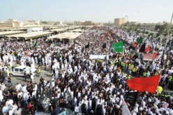 Arabie Saoudite : des dizaines de milliers de chiites se rendent aux obsèques des victimes de l’attentat