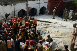 Pakistan: deux kamikazes tuent au moins 16 personnes dont un ministre du Pendjab