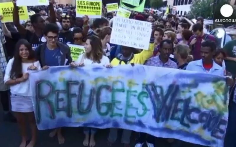 Italie : plusieurs manifestations de solidarité aux migrants rassemblent des milliers de personnes