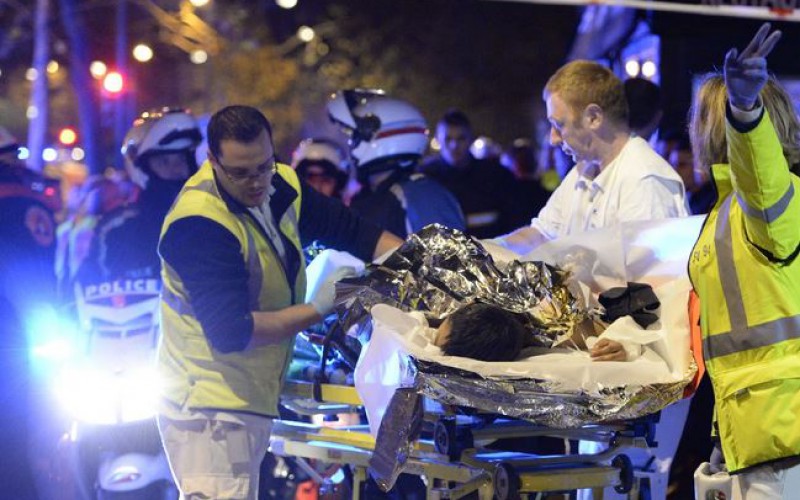 France : Scènes de guerre sans précédent à Paris: au moins 120 morts et 200 blessés