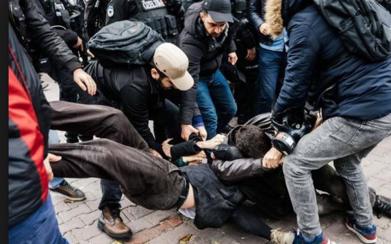 Turquie: un rassemblement étudiant brutalement réprimé à Istanbul