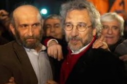 Turquie : libération de deux jouranlistes d’opposition qui ont révélé une livraison d’armes d’Ankara à des rebelles en Syrie