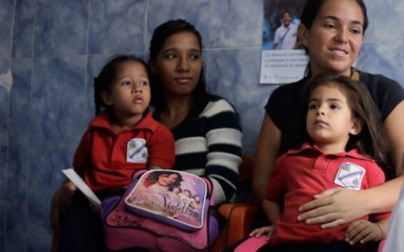 Venezuela : plus de 3 millions d’enfants ont besoin d’aide pour accéder à des services de base, selon l’UNICEF