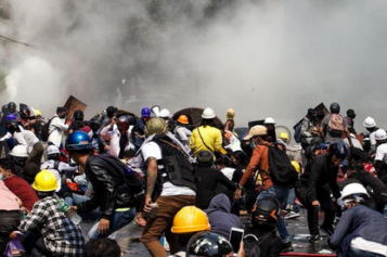 L’ADH condamne fermement les attaques meurtrières et systématiques de l’armée Birmane contre des manifestants pacifiques