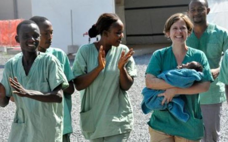 Ebola: la Guinée émerge de deux ans de “nuit noire”