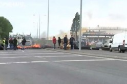 Grèves en France : trafic des trains perturbé, routes bloquées