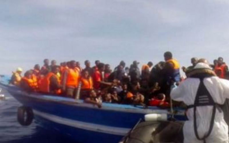Des organisations humanitaires ont sauvé mercredi plus de 700 migrants en perdition en Méditerranée