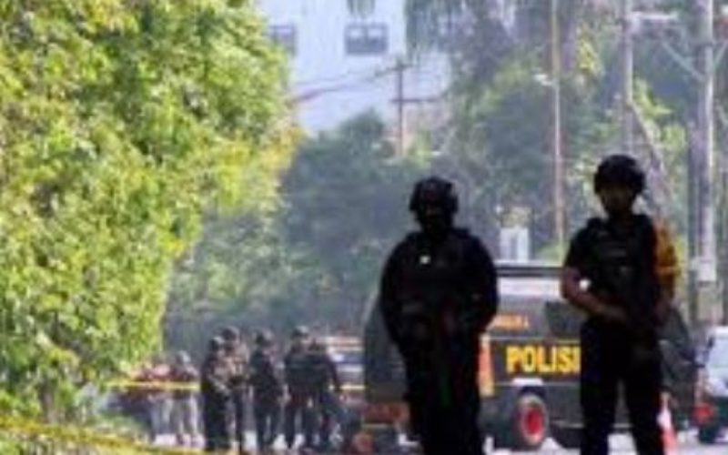 Indonésie: 9 morts et 40 blessés dans des attaques contre des églises